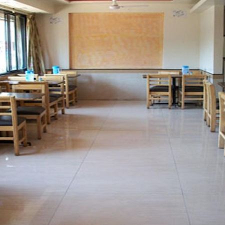 Hotel Tourist International Pune Ngoại thất bức ảnh